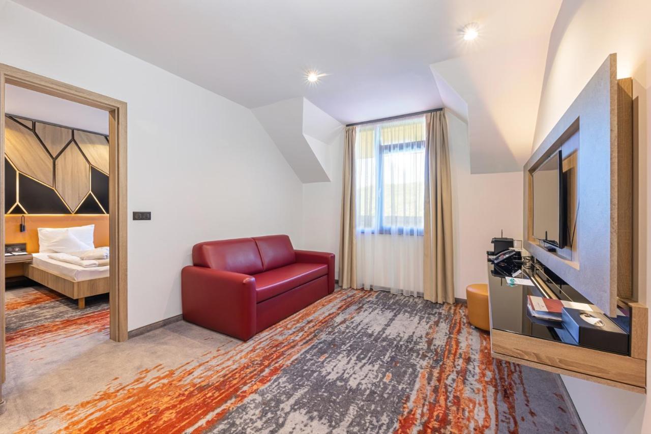 Avar Hotel Матрафюред Экстерьер фото